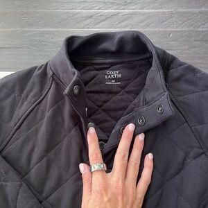 Cozy Earth Women's Black Quilted Puffer Coat